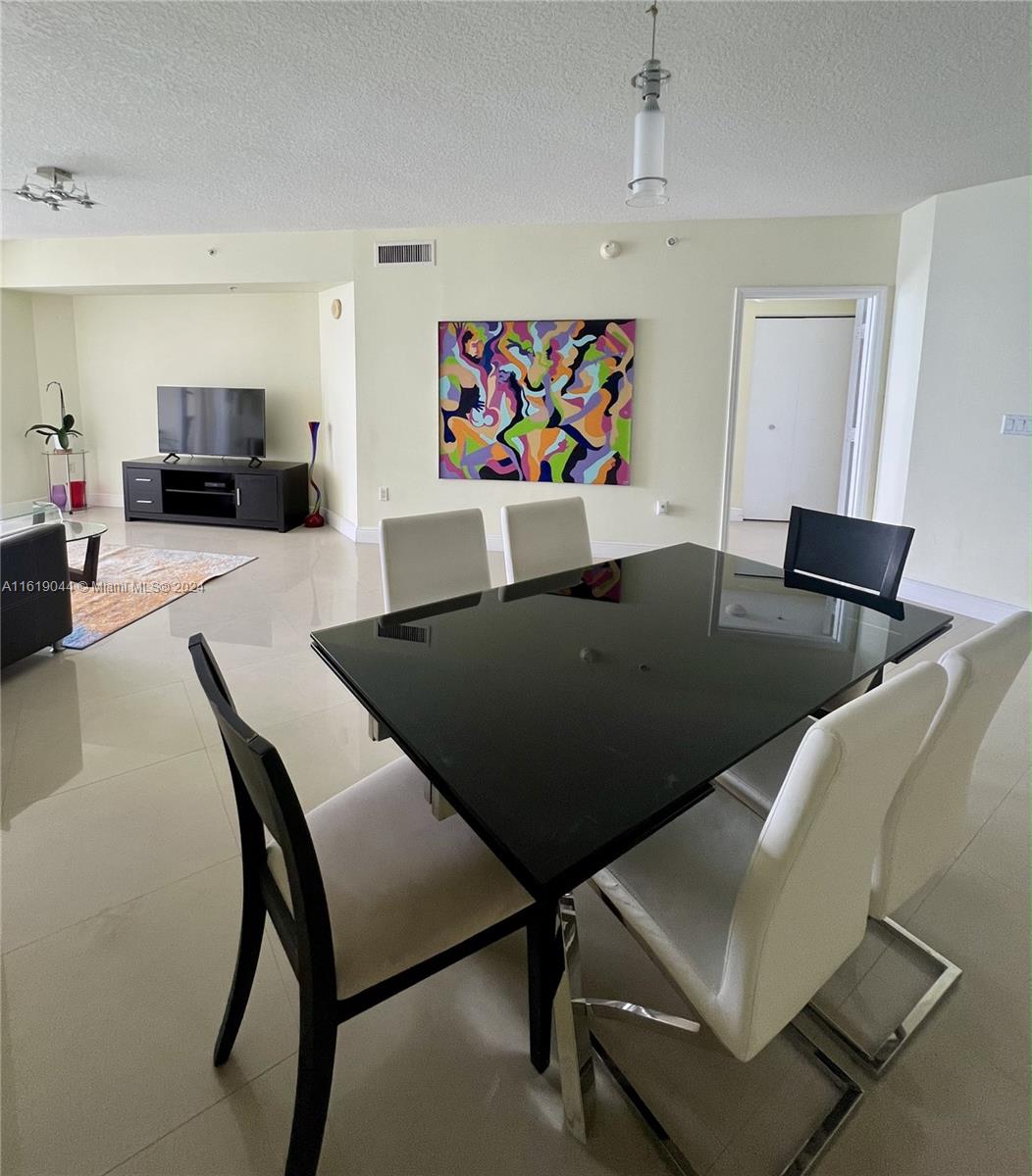 LA PERLA CONDO - Residential Lease