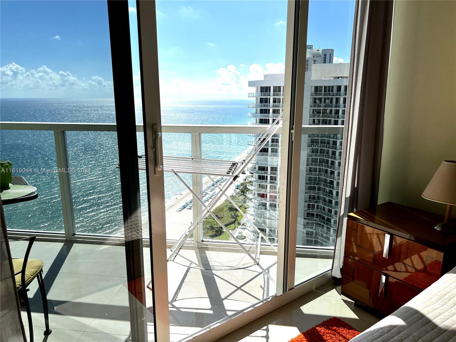 LA PERLA CONDO - Residential Lease