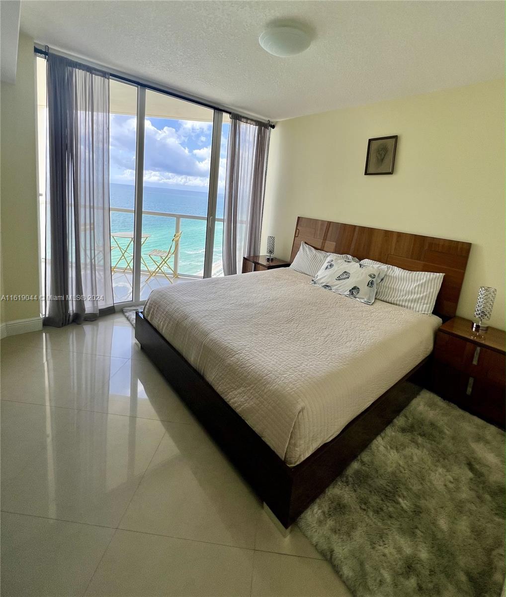 LA PERLA CONDO - Residential Lease