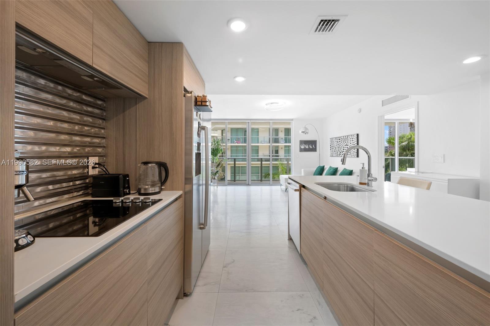 6610 Indian Creek Dr 406