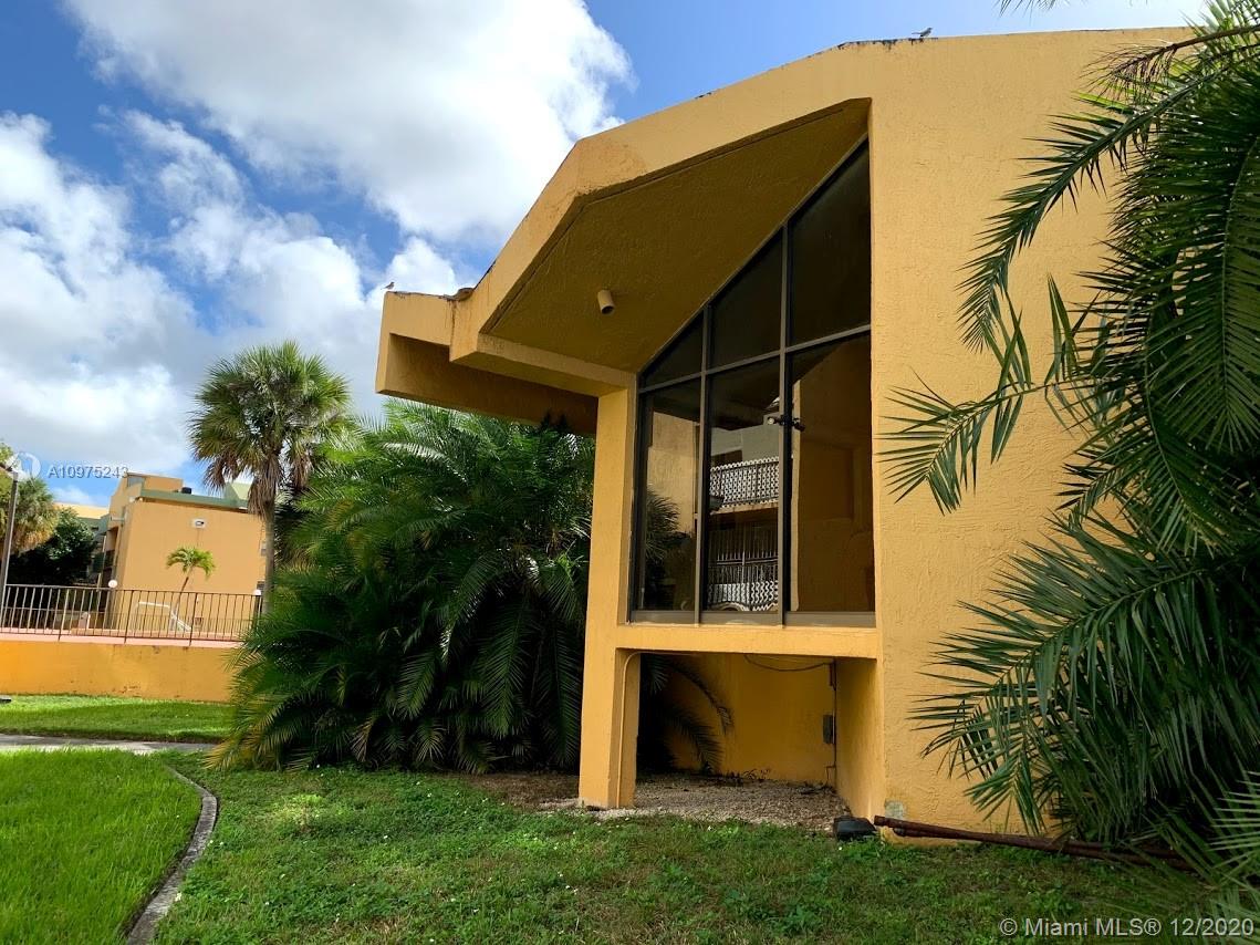 THE GREENS CONDO - Residential