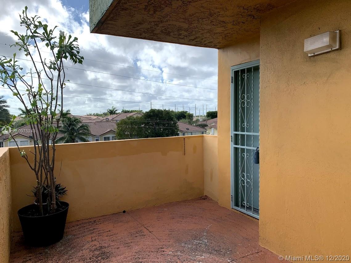 THE GREENS CONDO - Residential