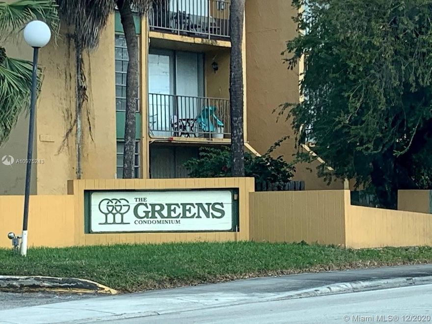 PRIVATE CORNER UNIT HANDY MAN SPECIAL!! 1 BED 1 BATH CENTRAL A/C, TILED FLOORS, GOOD CLOSET SPACE, BALCONY, PLENTY OF PARKING, COMMON LAUNDRY, CLUBHOUSE WITH POOL AND TENNIS COURTS. WALK TO WALMART AND RESTAURANTS. CLOSE TO FIU, AIRPORT AND MAJOR EXPRESSWAYS. GREAT DEAL!!