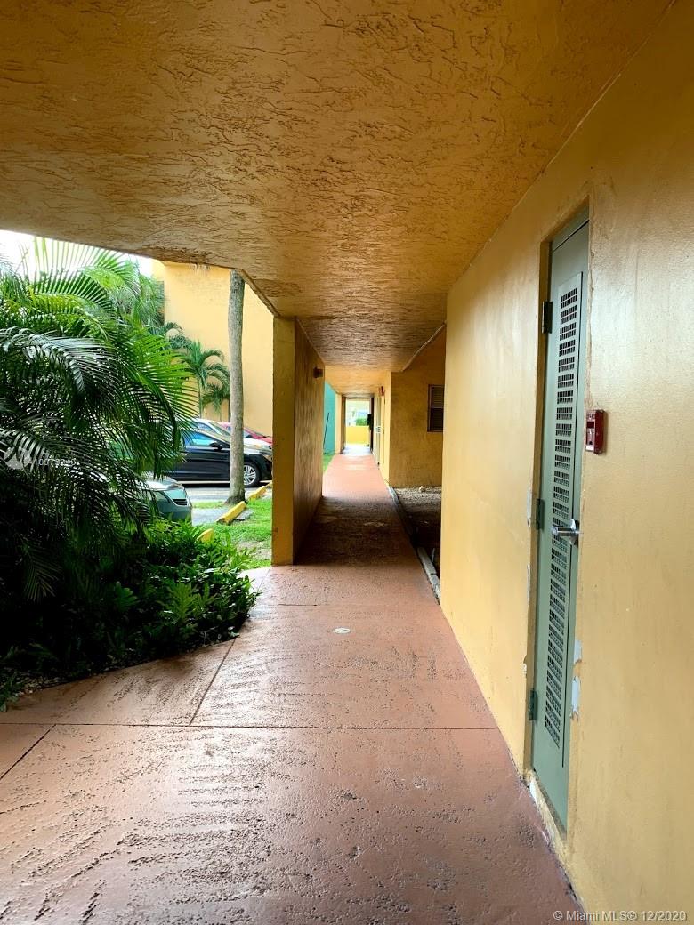 THE GREENS CONDO - Residential