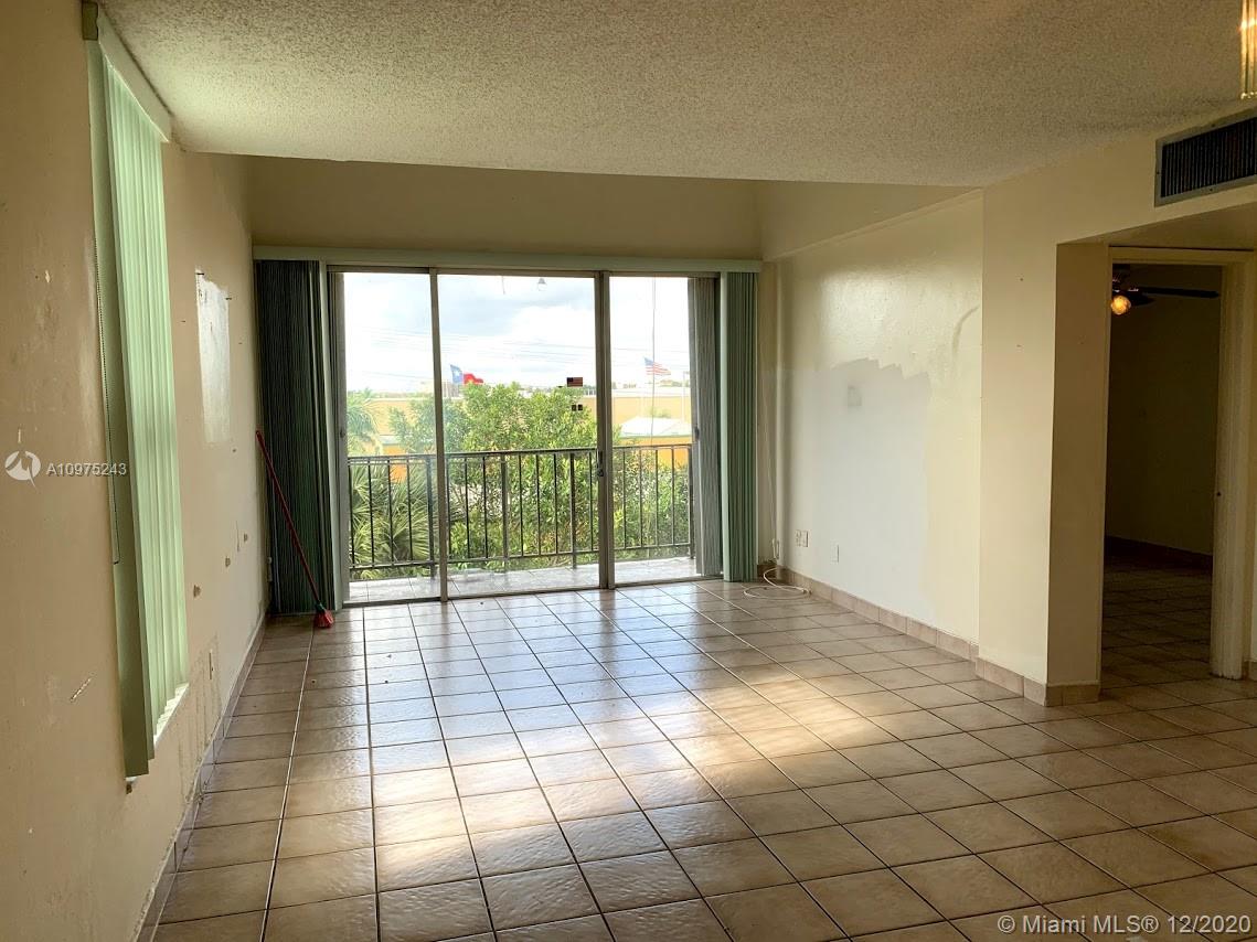 THE GREENS CONDO - Residential