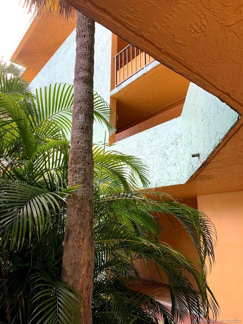 THE GREENS CONDO - Residential