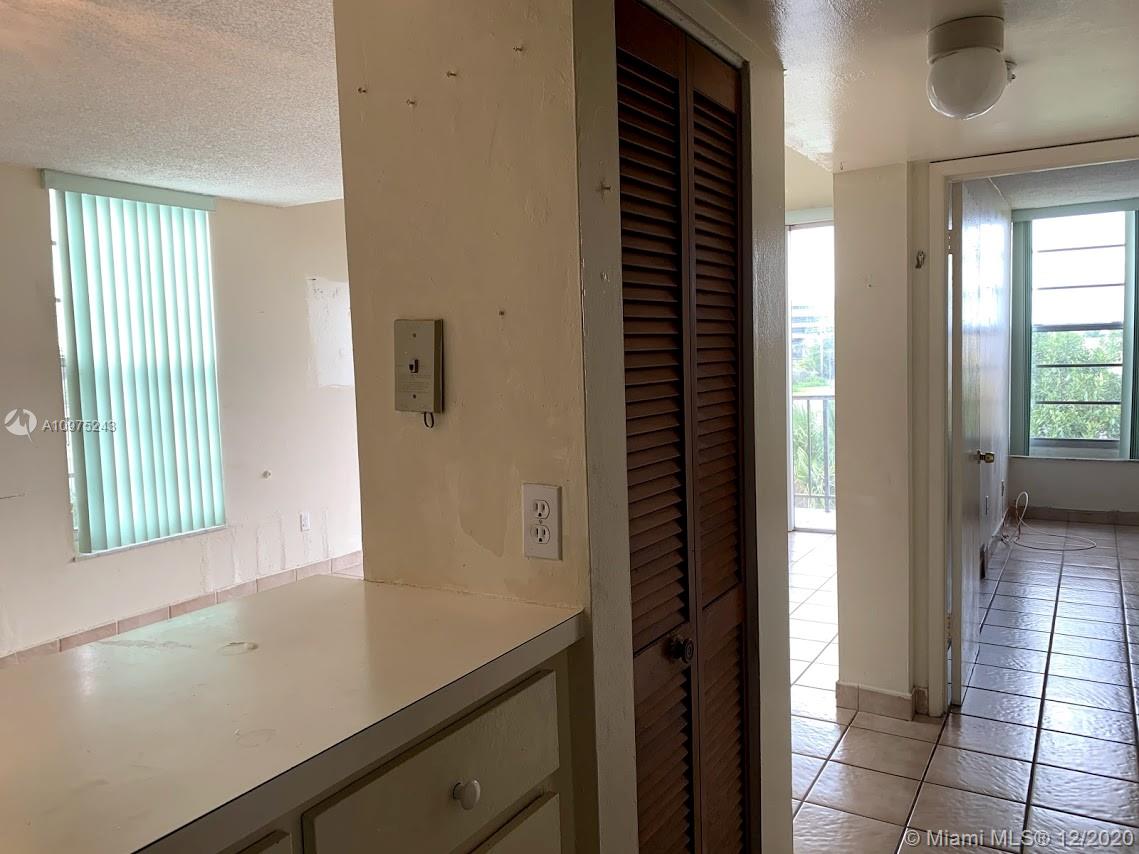 THE GREENS CONDO - Residential