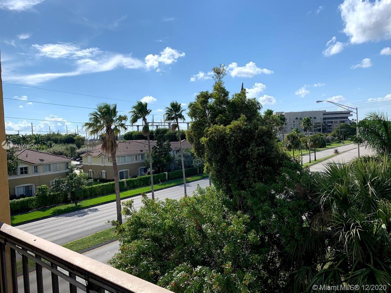 THE GREENS CONDO - Residential