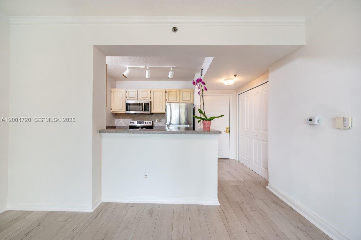 DA VINCI ON DOUGLAS CONDO - Residential