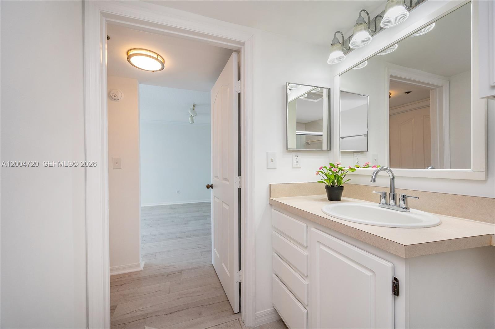 DA VINCI ON DOUGLAS CONDO - Residential