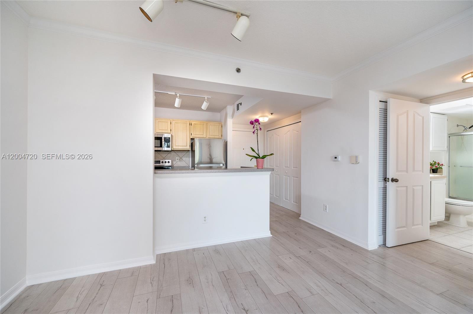 DA VINCI ON DOUGLAS CONDO - Residential