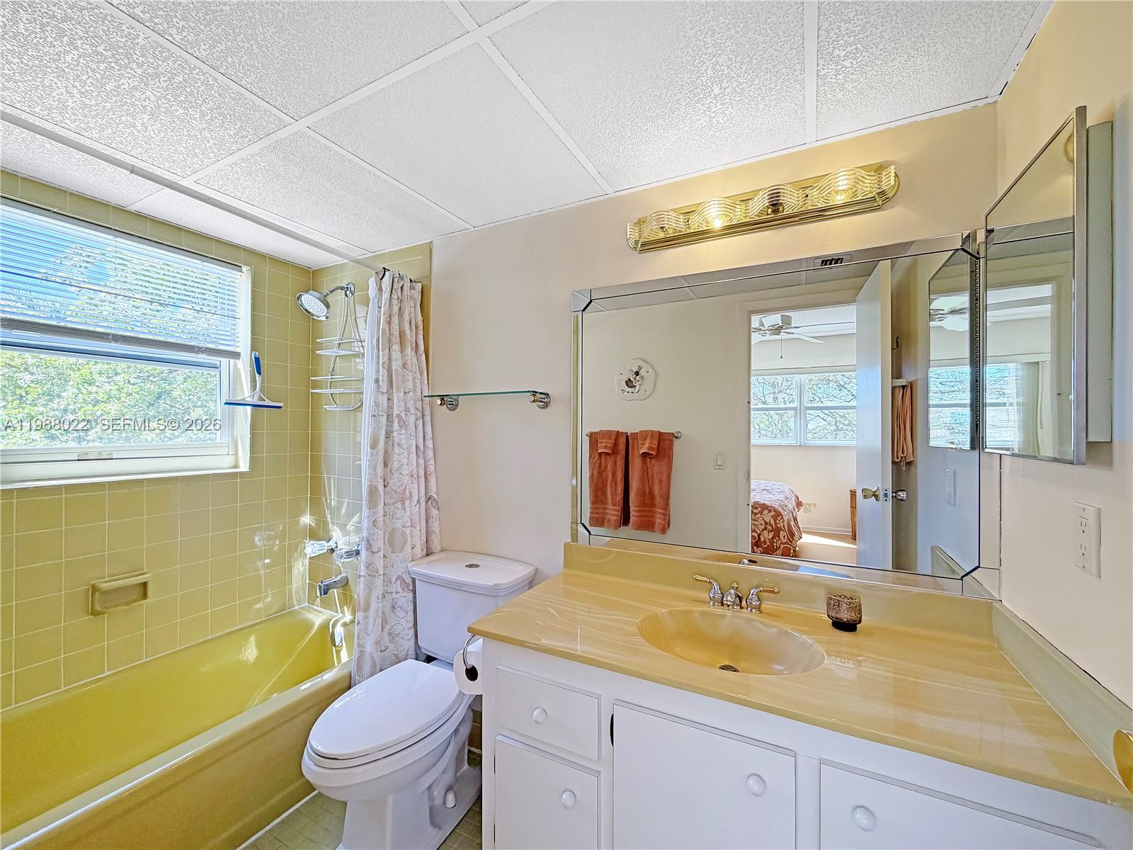 ORIOLE GOLF & TENNIS CLUB - Residential Lease