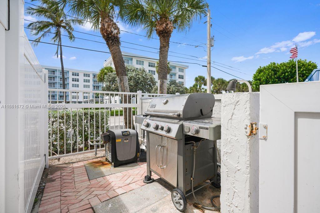 LEISURE MAR CONDO - Residential