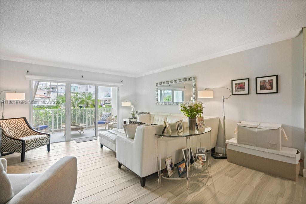 LEISURE MAR CONDO - Residential