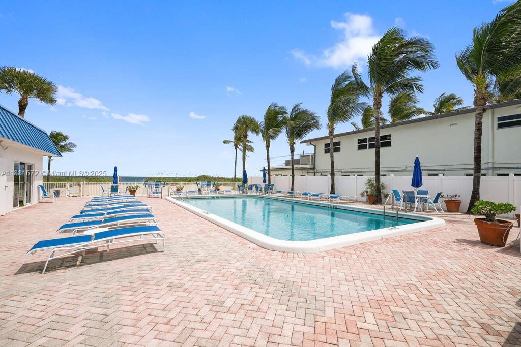 LEISURE MAR CONDO - Residential