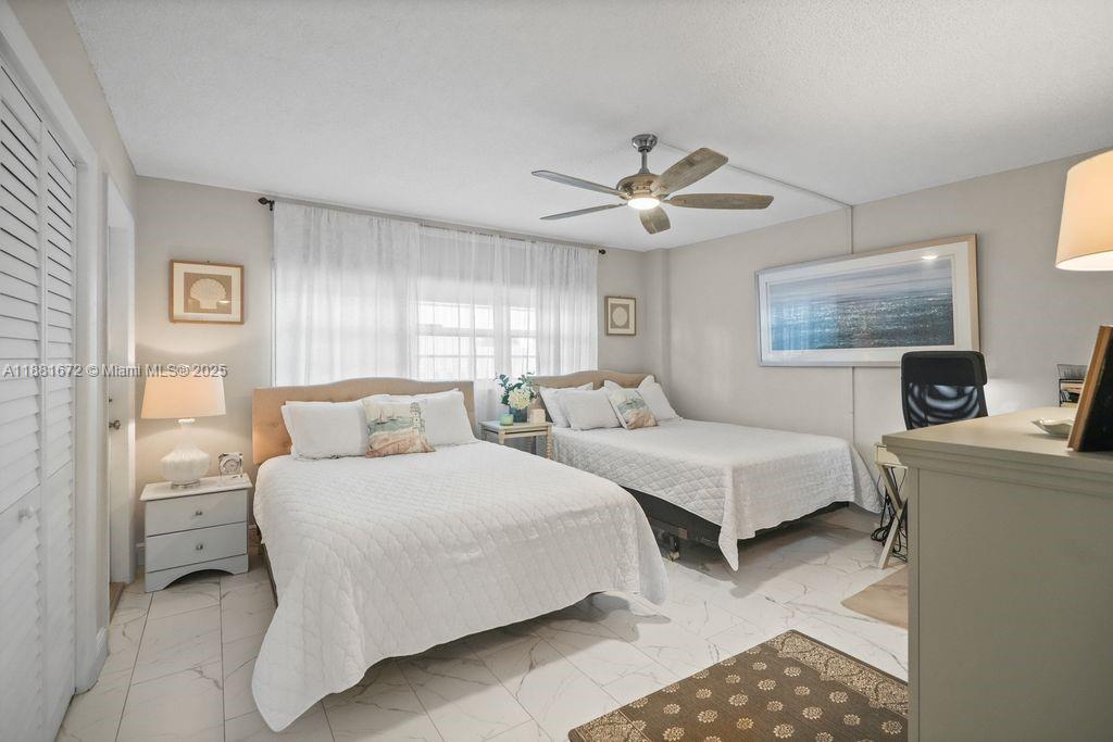 LEISURE MAR CONDO - Residential