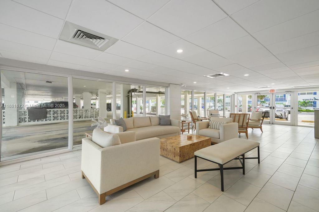 LEISURE MAR CONDO - Residential
