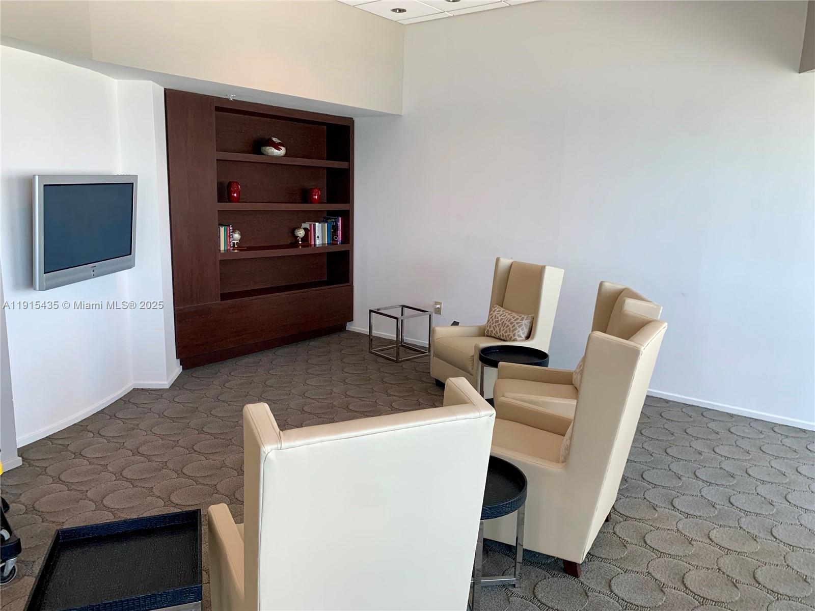 MET 1 CONDO - Residential Lease