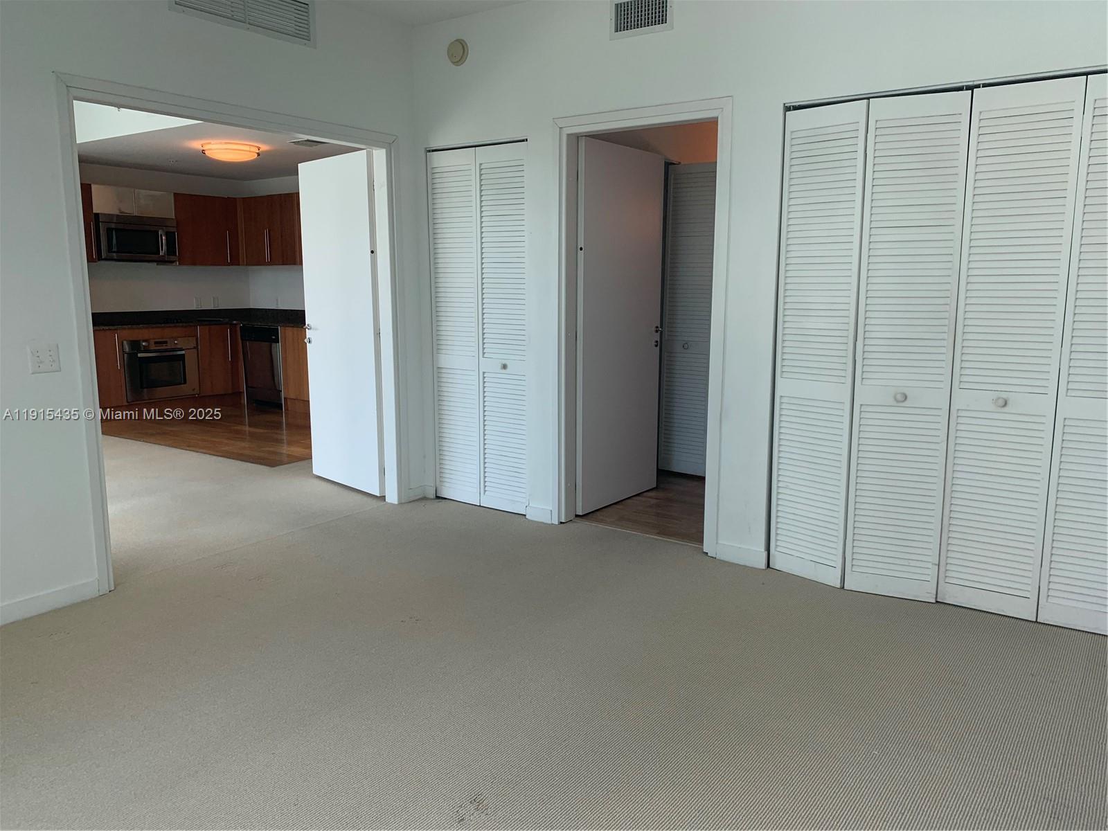 MET 1 CONDO - Residential Lease