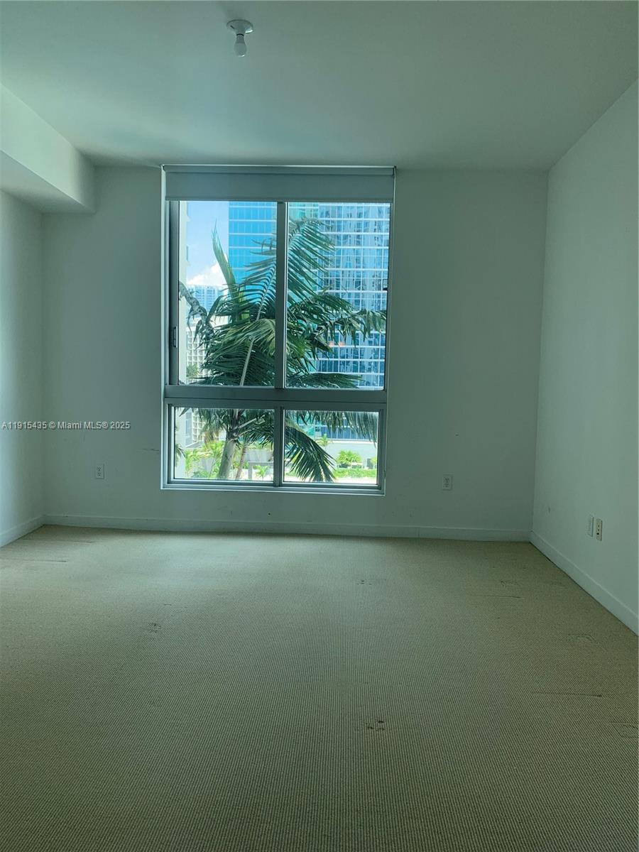 MET 1 CONDO - Residential Lease