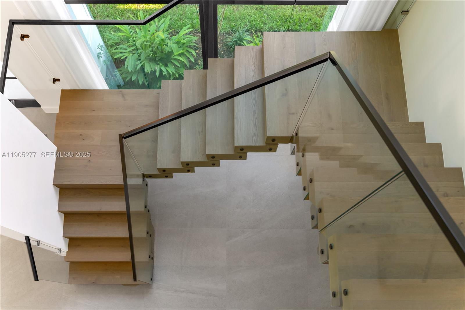 COCONUT GROVE MANOR - Residential