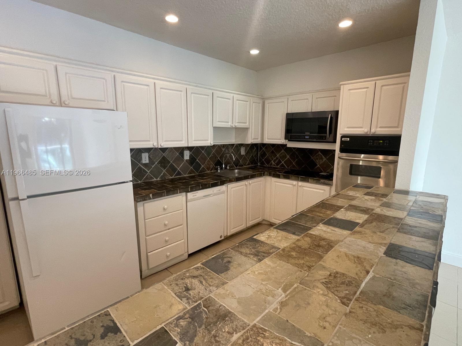 OCEANVIEW BUILDING A COND - Residential