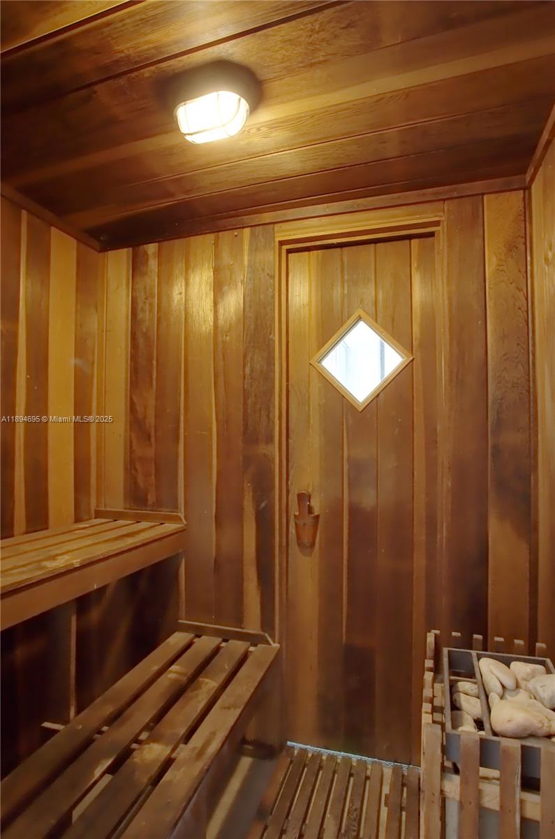 BREEZESWEPT ESTATES 1ST A - Residential Lease