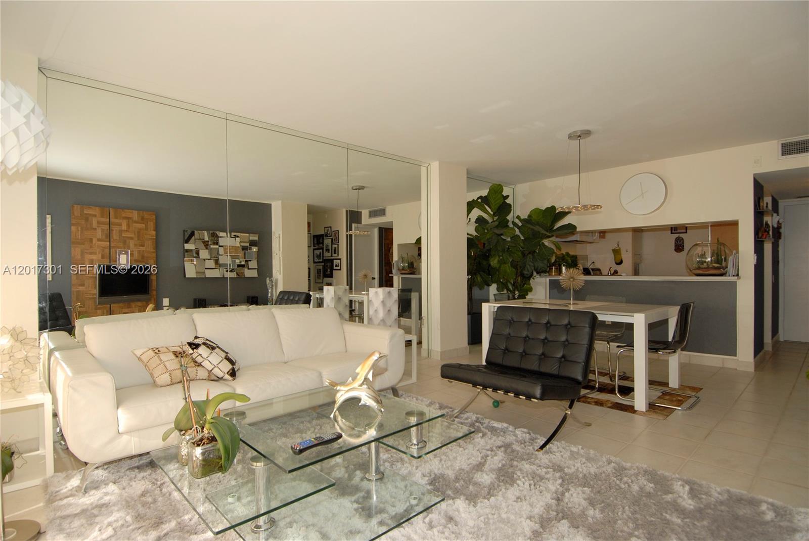 600 NE 36 ST 1212