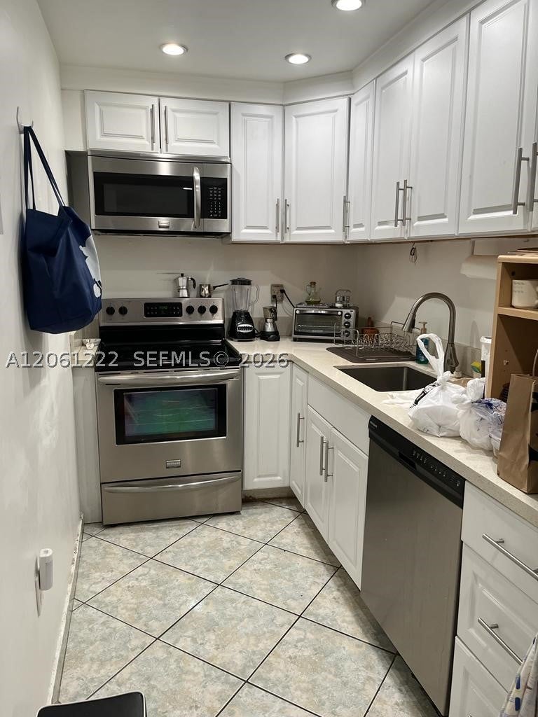 4803 NW 7th St 306-14