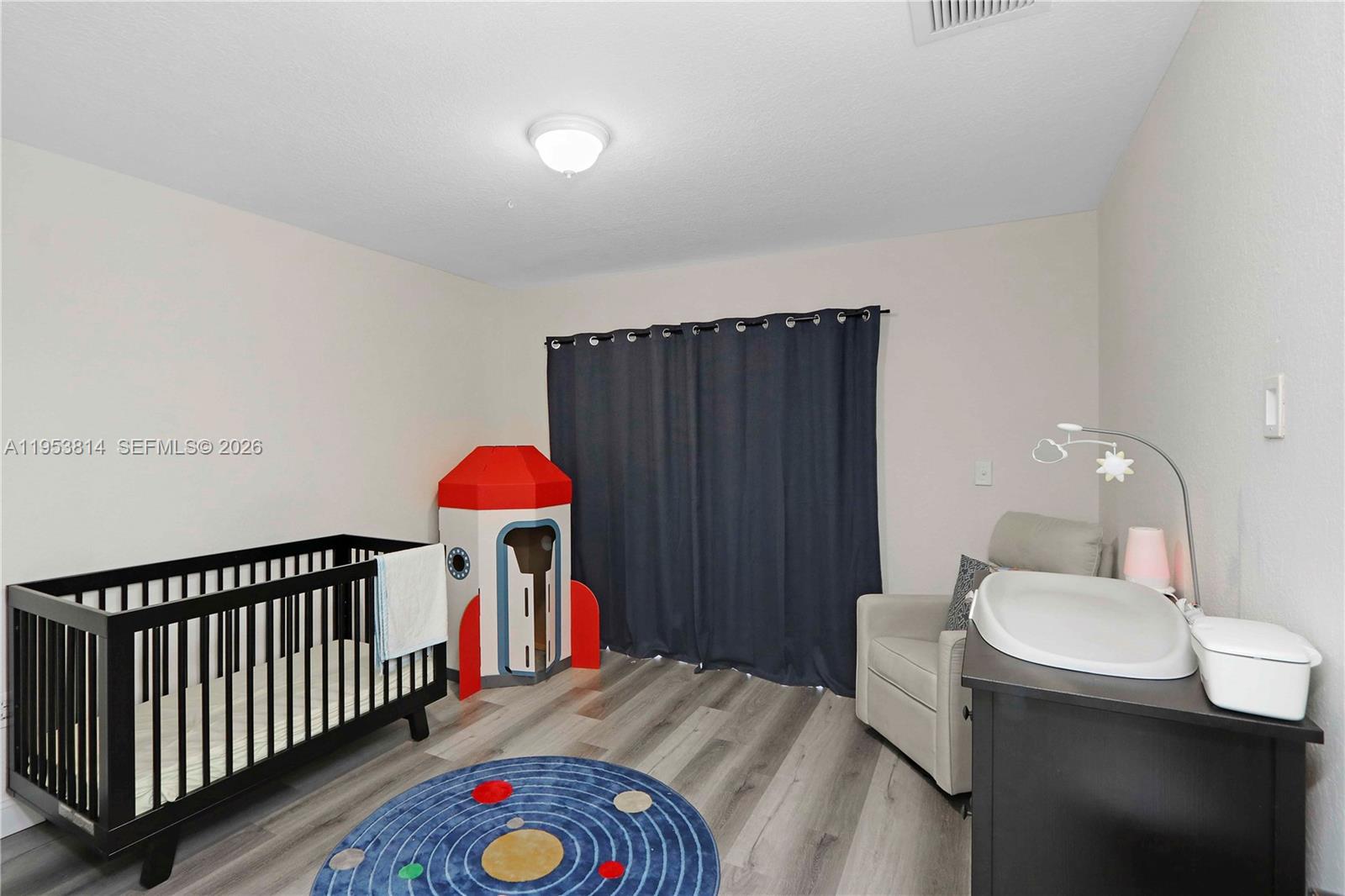 IBIS VILLAS AT DORAL COND - Residential