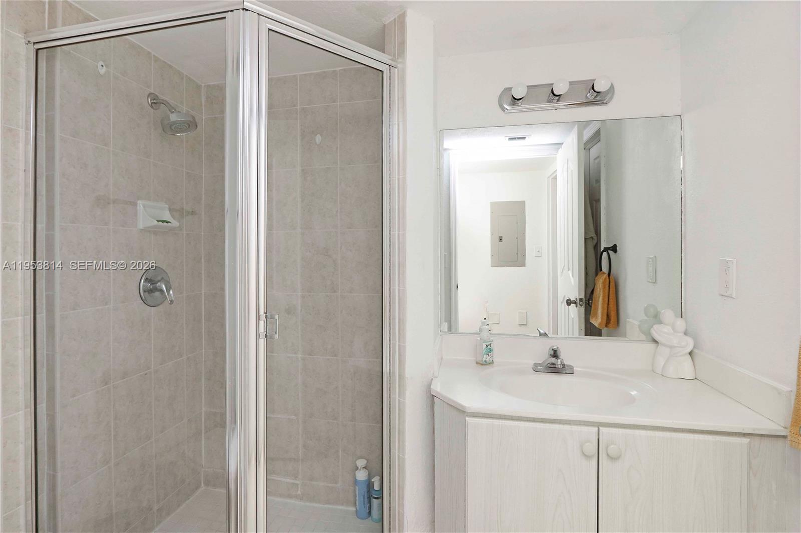 IBIS VILLAS AT DORAL COND - Residential