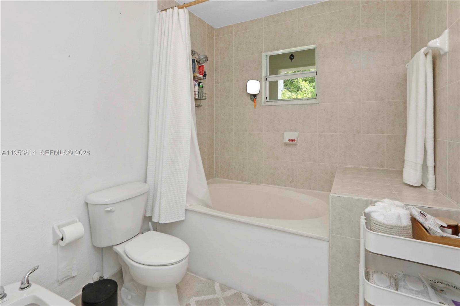 IBIS VILLAS AT DORAL COND - Residential