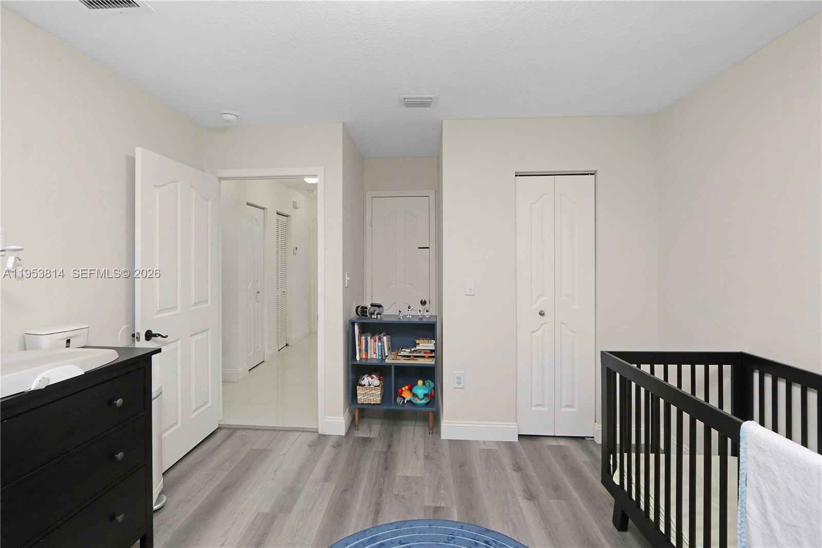 IBIS VILLAS AT DORAL COND - Residential