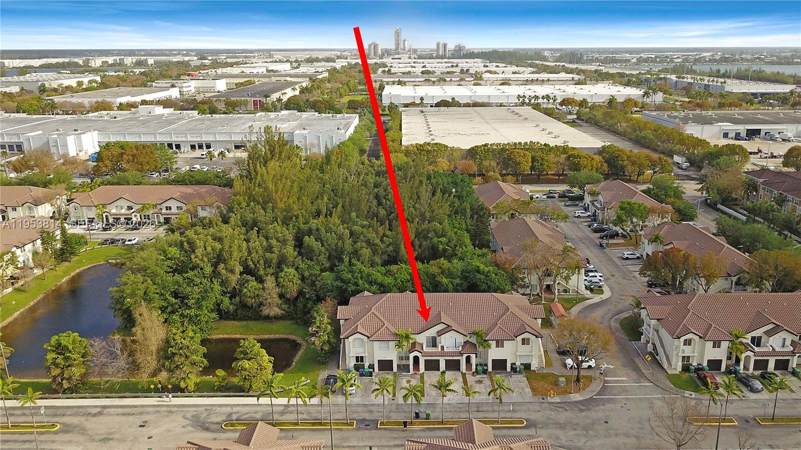 IBIS VILLAS AT DORAL COND - Residential