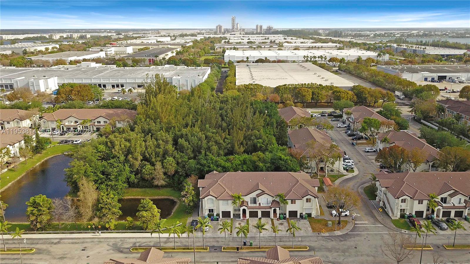 IBIS VILLAS AT DORAL COND - Residential