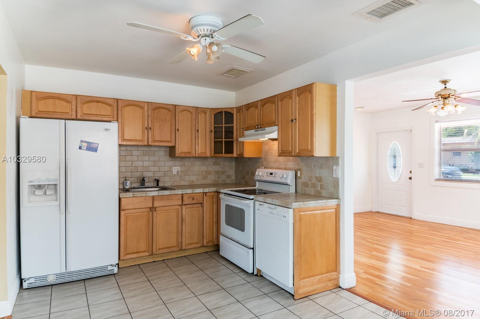 HOLLYWOOD PARK - Residential