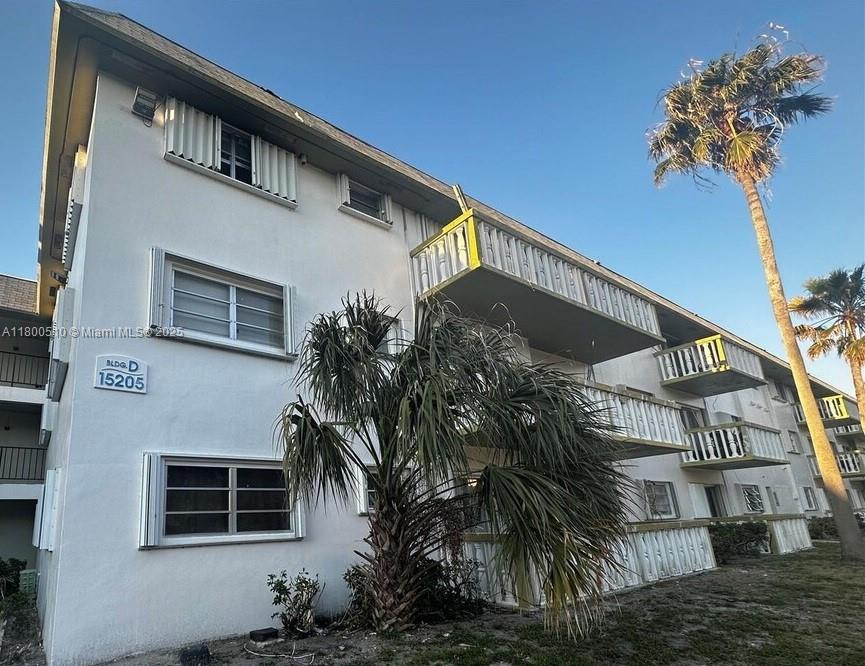Property for Sale at 15205 Ne 6th Ave D311, Miami, Broward County, Florida - Bedrooms: 2 
Bathrooms: 2  - $180,000