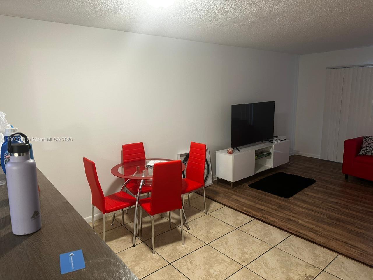 OLA CONDO - Residential