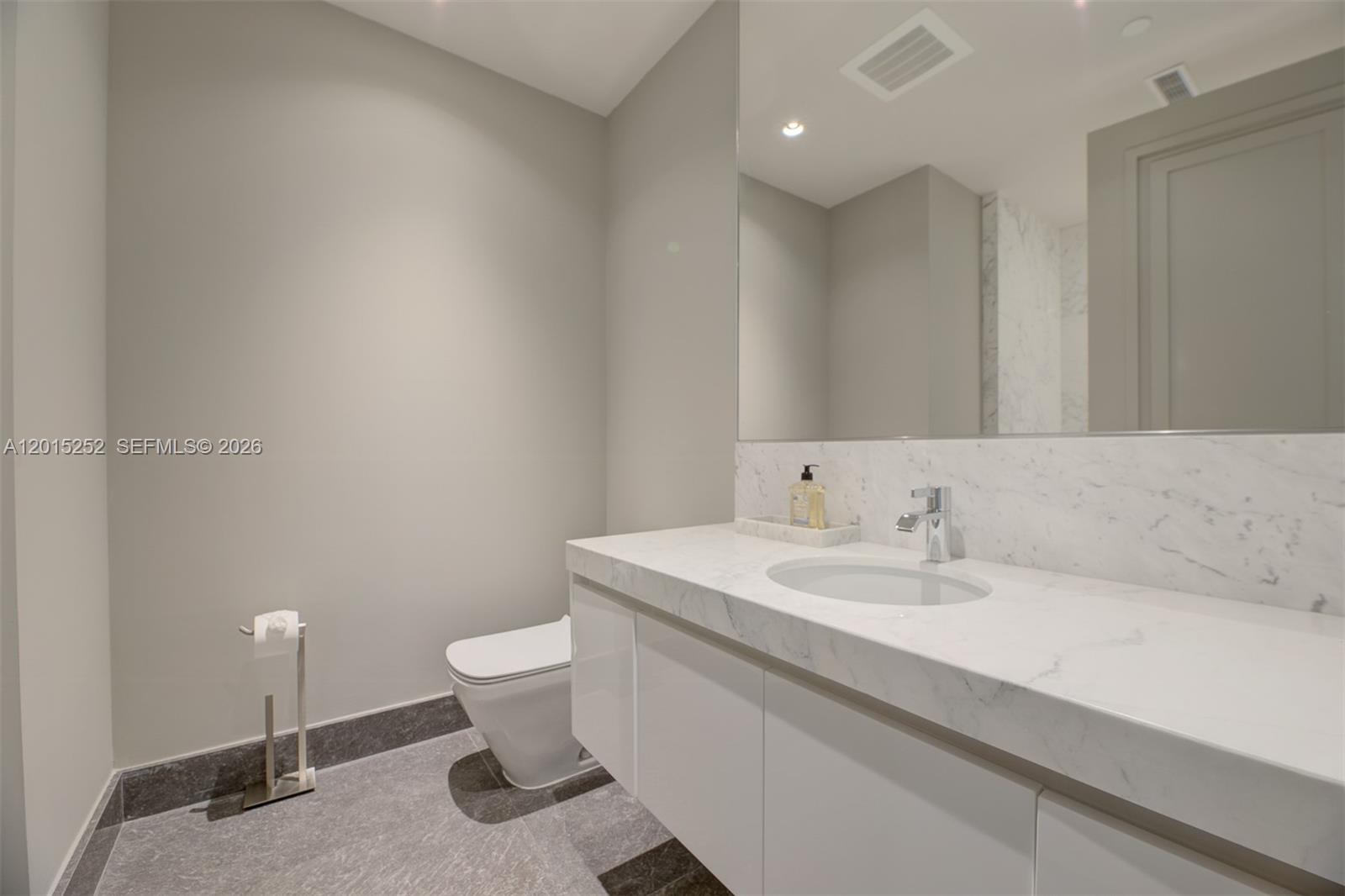 NORTH BISCAYNE BEACH AMEN - Residential