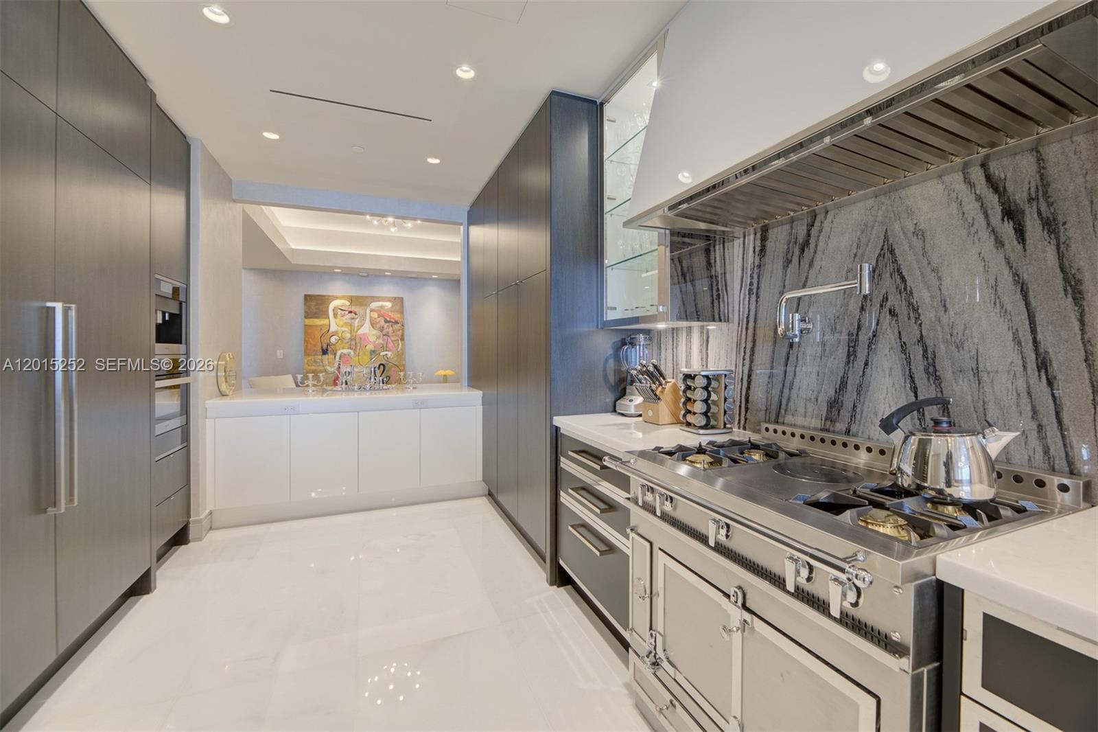 NORTH BISCAYNE BEACH AMEN - Residential