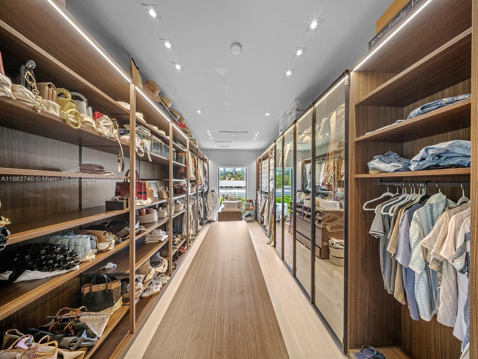 PINECREST - Residential