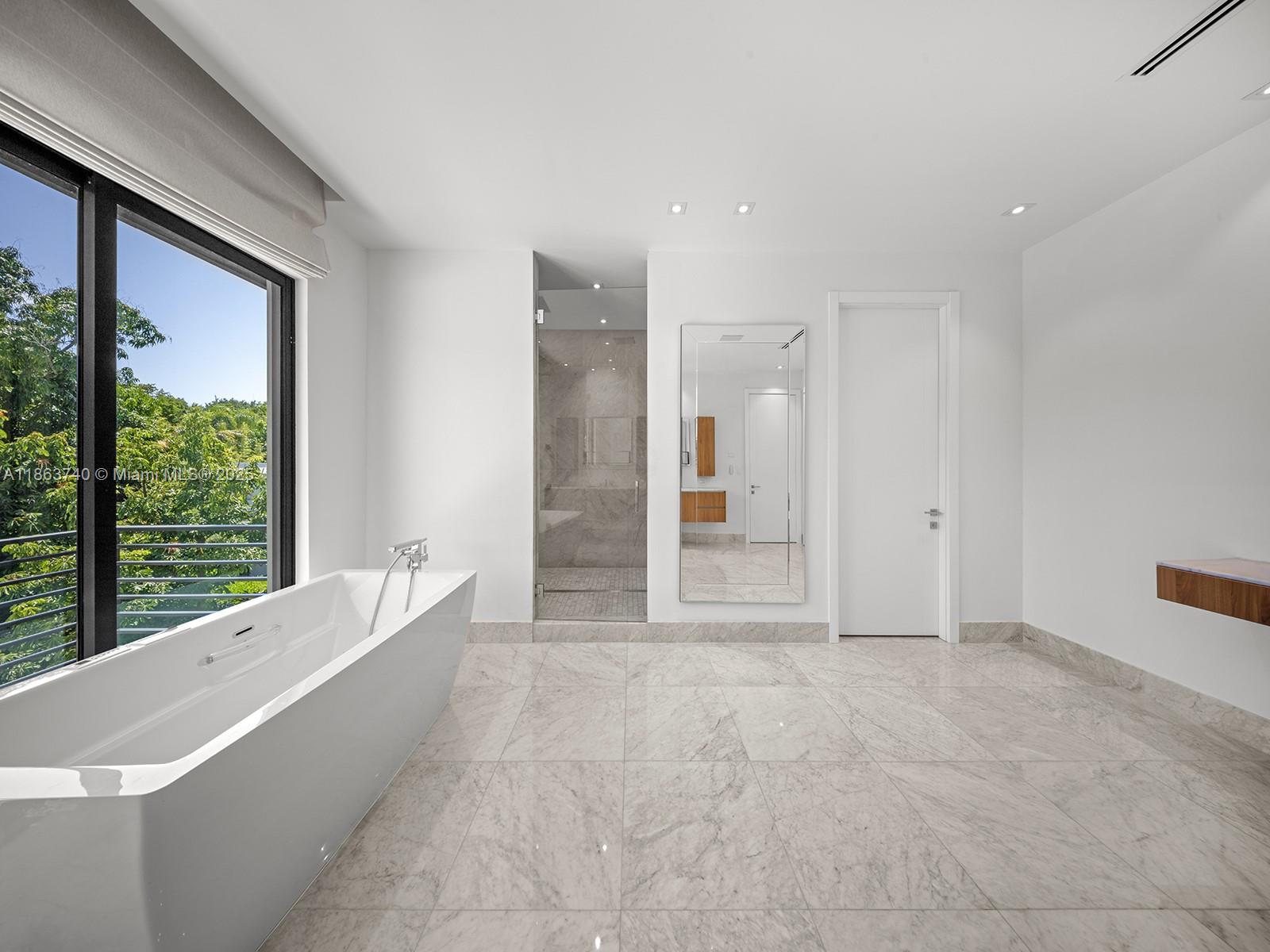 PINECREST - Residential