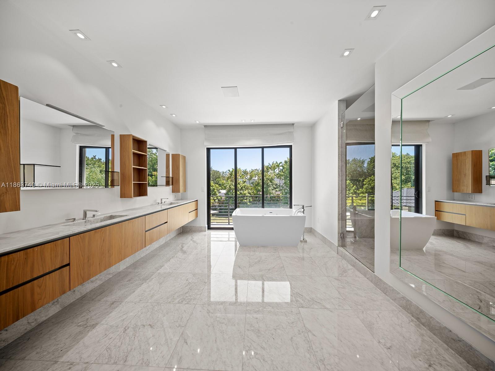 PINECREST - Residential