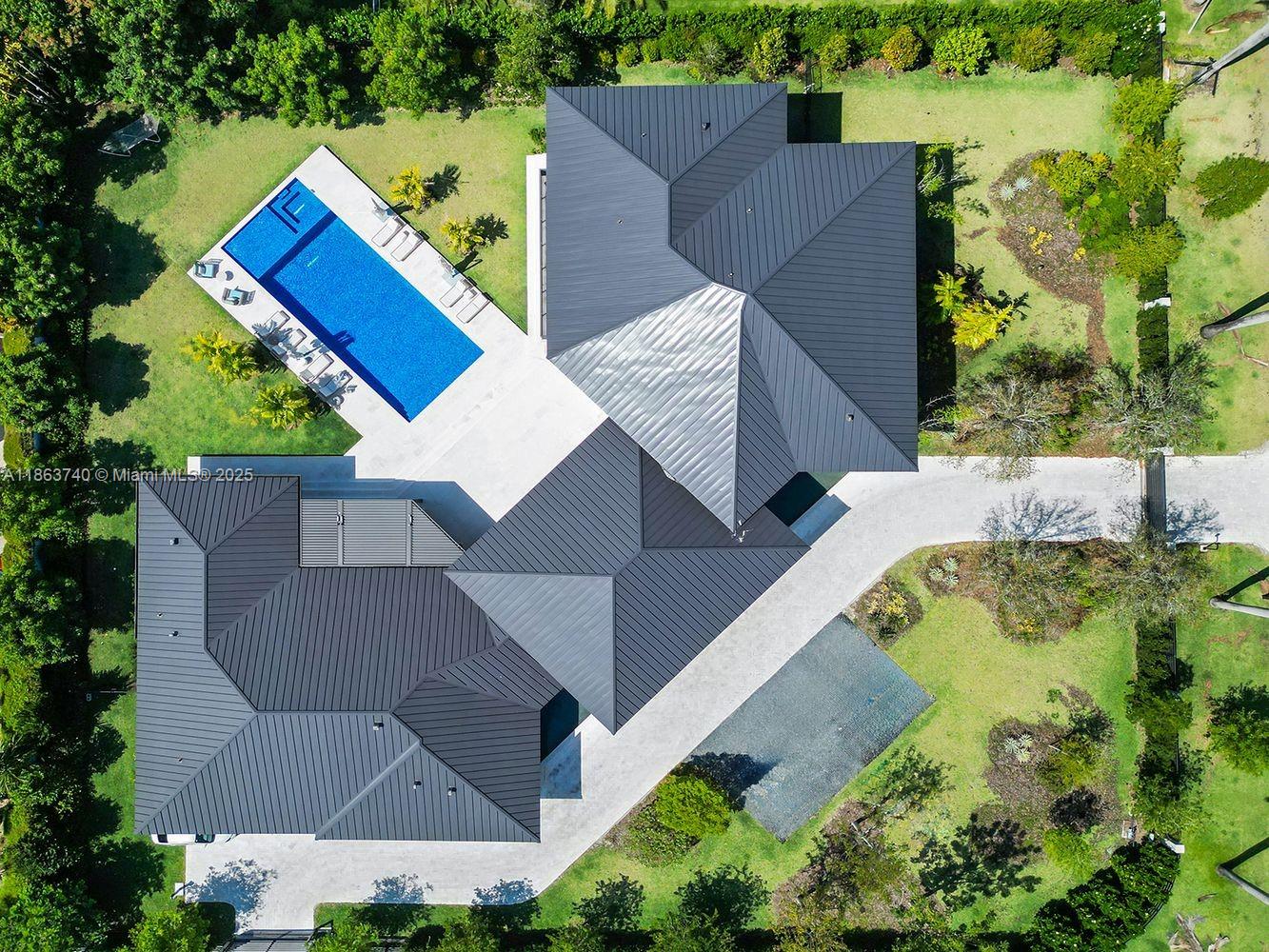 PINECREST - Residential