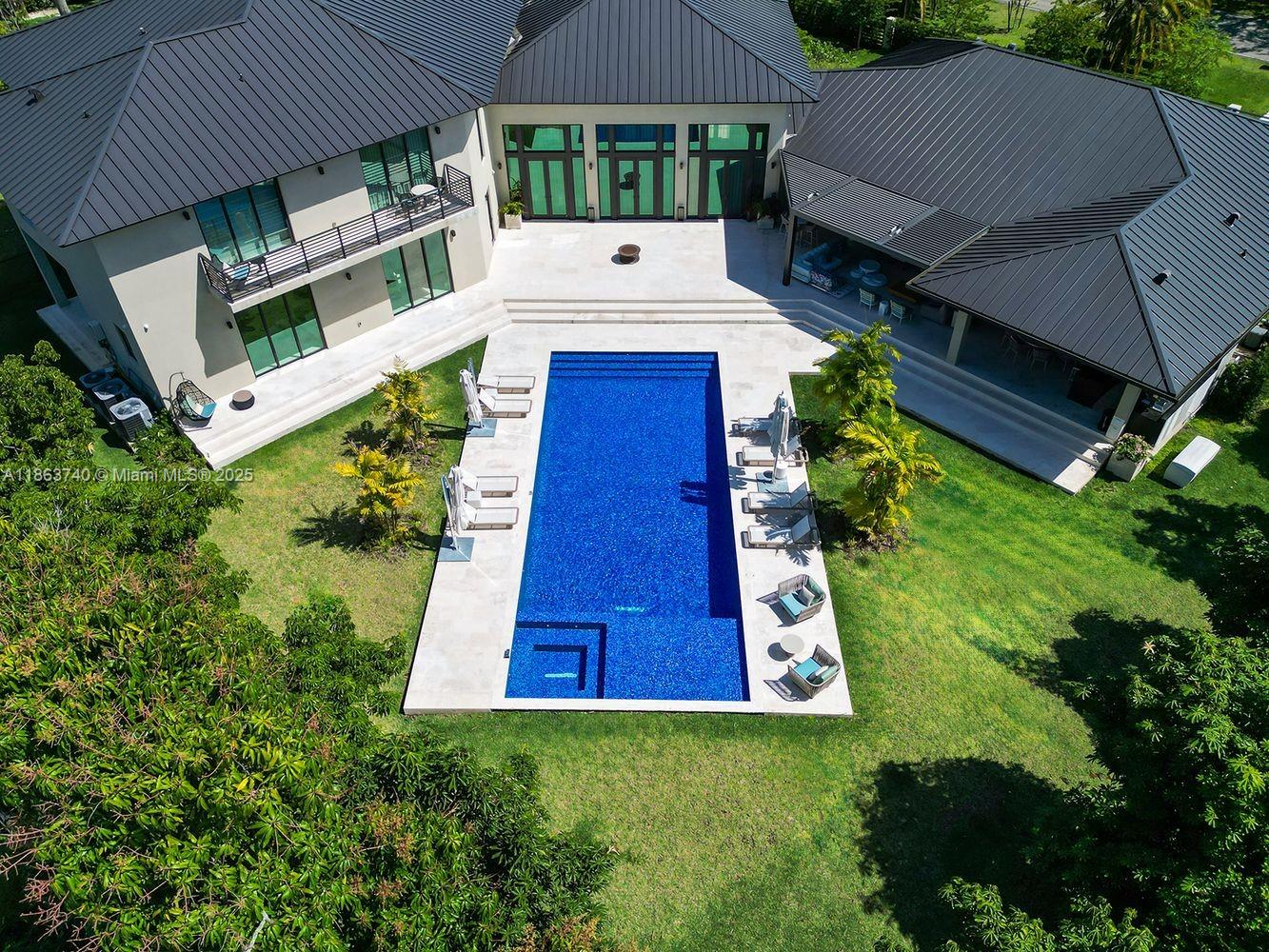 PINECREST - Residential