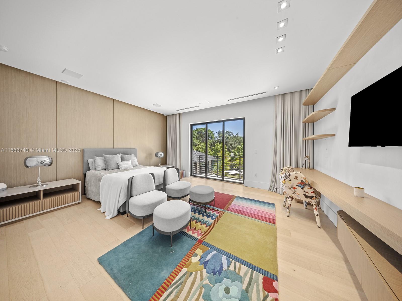 PINECREST - Residential