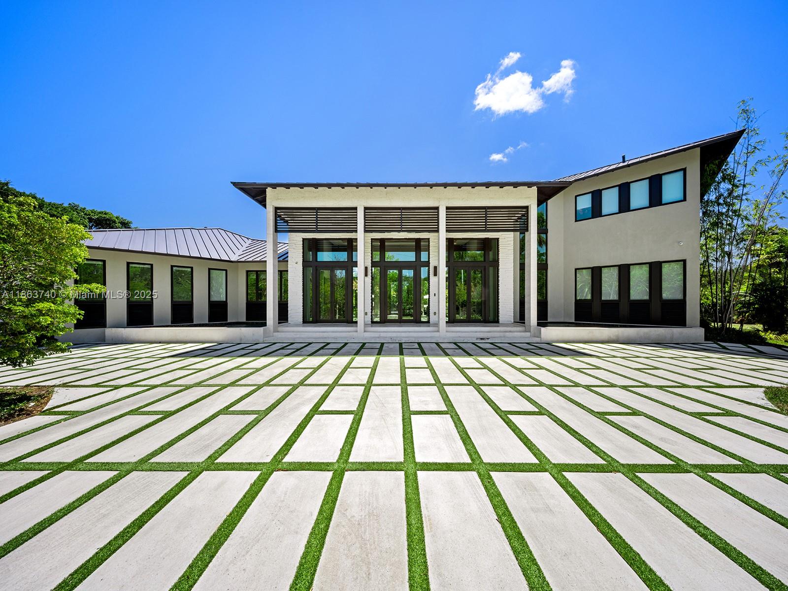 PINECREST - Residential