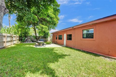 A home in Lauderdale Lakes