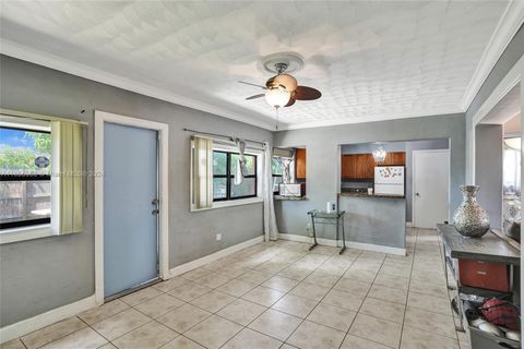 A home in Lauderdale Lakes