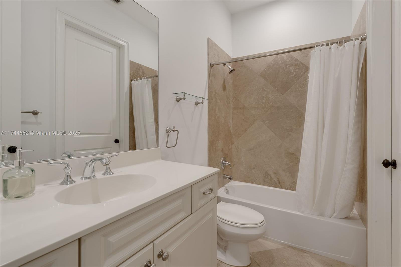 ROYAL POINCIANA - Residential